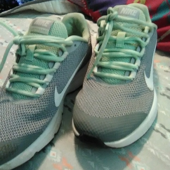 nike runallday women's shoes